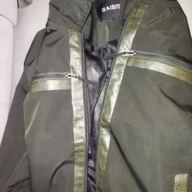 Kožannyý kurtka ýaşyl