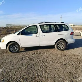 Toyota Sienna 2001