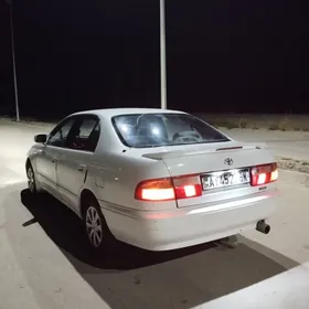 Toyota Corona 1995