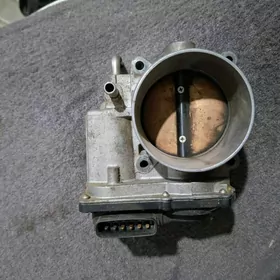 Leksus gs 350 Zaslonka