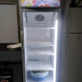 General wtrina haladilnik