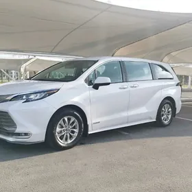 Toyota Sienna 2021
