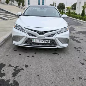 Toyota Camry 2020