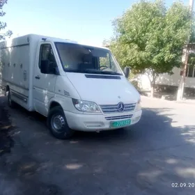 Mercedes-Benz Sprinter 2500 2013