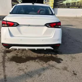 Nissan Versa 2020