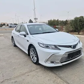 Toyota Camry 2021