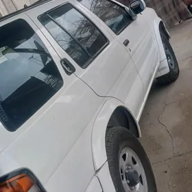 Nissan Pathfinder 1998