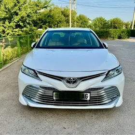Toyota Camry 2020