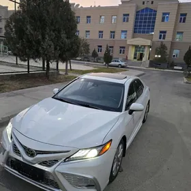 Toyota Camry 2022