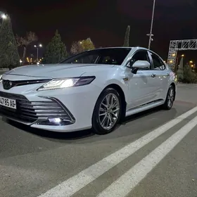 Toyota Camry 2021