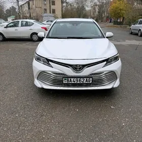 Toyota Camry 2018