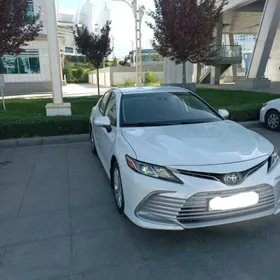 Toyota Camry 2022