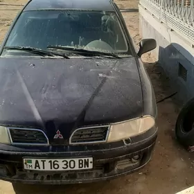 Mitsubishi Carisma 2001