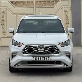 Toyota Highlander 2022