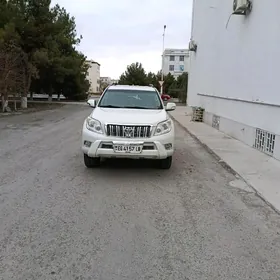 Toyota Land Cruiser Prado 2010