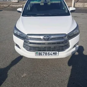 Toyota Innova 2020