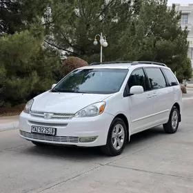 Toyota Sienna 2004