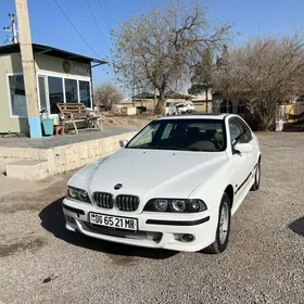 BMW E39 2001
