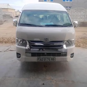 Toyota Hiace 2009