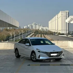Hyundai Elantra 2022
