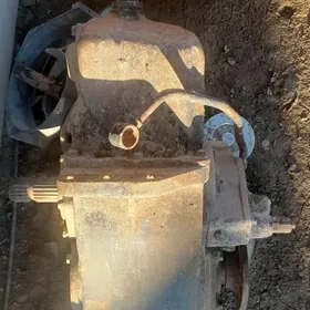 Vom HTZ traktoryñky T150