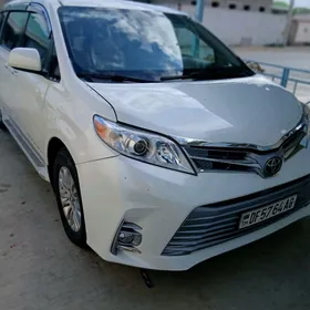 Toyota Sienna 2018