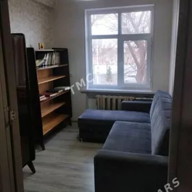 уголок фирмы aldora