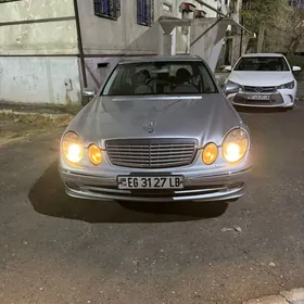 Mercedes-Benz E320 2003