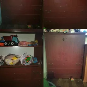 тумбочка и шкаф