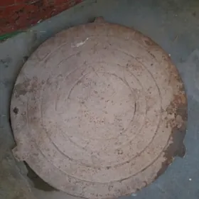 Islemeýan holodilnik, terezi