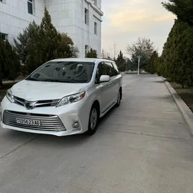 Toyota Sienna 2018