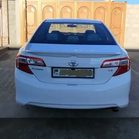 Toyota Camry 2013