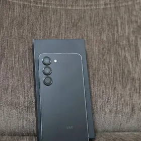 Samsung S23 8/256 2Sim