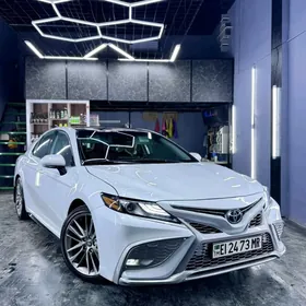 Toyota Camry 2021
