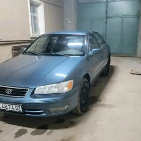 Toyota Camry 2001