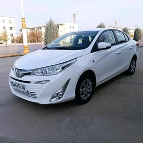 Toyota Yaris 2021