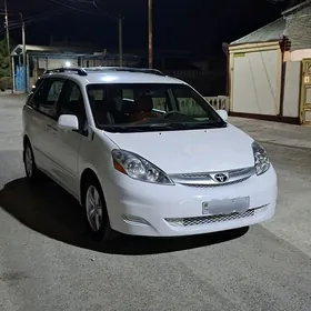 Toyota Sienna 2008