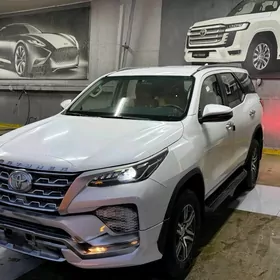 Toyota Fortuner 2025