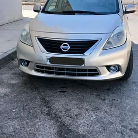 Nissan Versa 2012