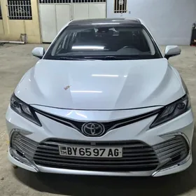 Toyota Camry 2021