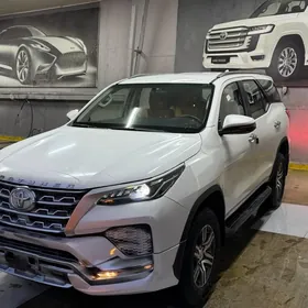 Toyota Fortuner 2025