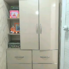 chagalaryn eshigi un shkaf