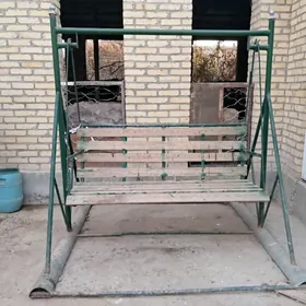 КАЧЕЛИ ДЛЯ ДОМОВ С САДОМ