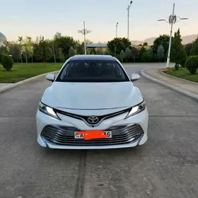 Toyota Camry 2020