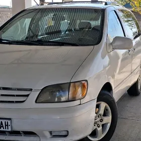 Toyota Sienna 2001