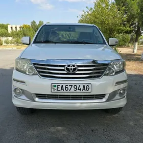 Toyota Fortuner 2012