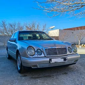 Mercedes-Benz E320 1998