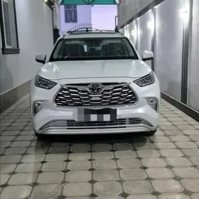 Toyota Highlander 2022