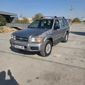 Nissan Pathfinder 2000