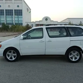 Toyota Sienna 2000